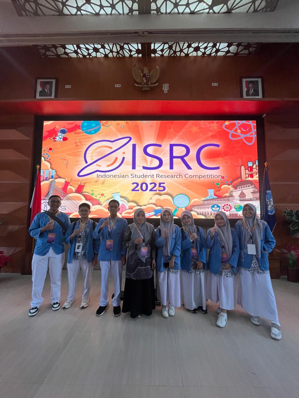 Tim Riset MAN 2 Kota Makassar Raih Medali di Indonesian ISRC 2025