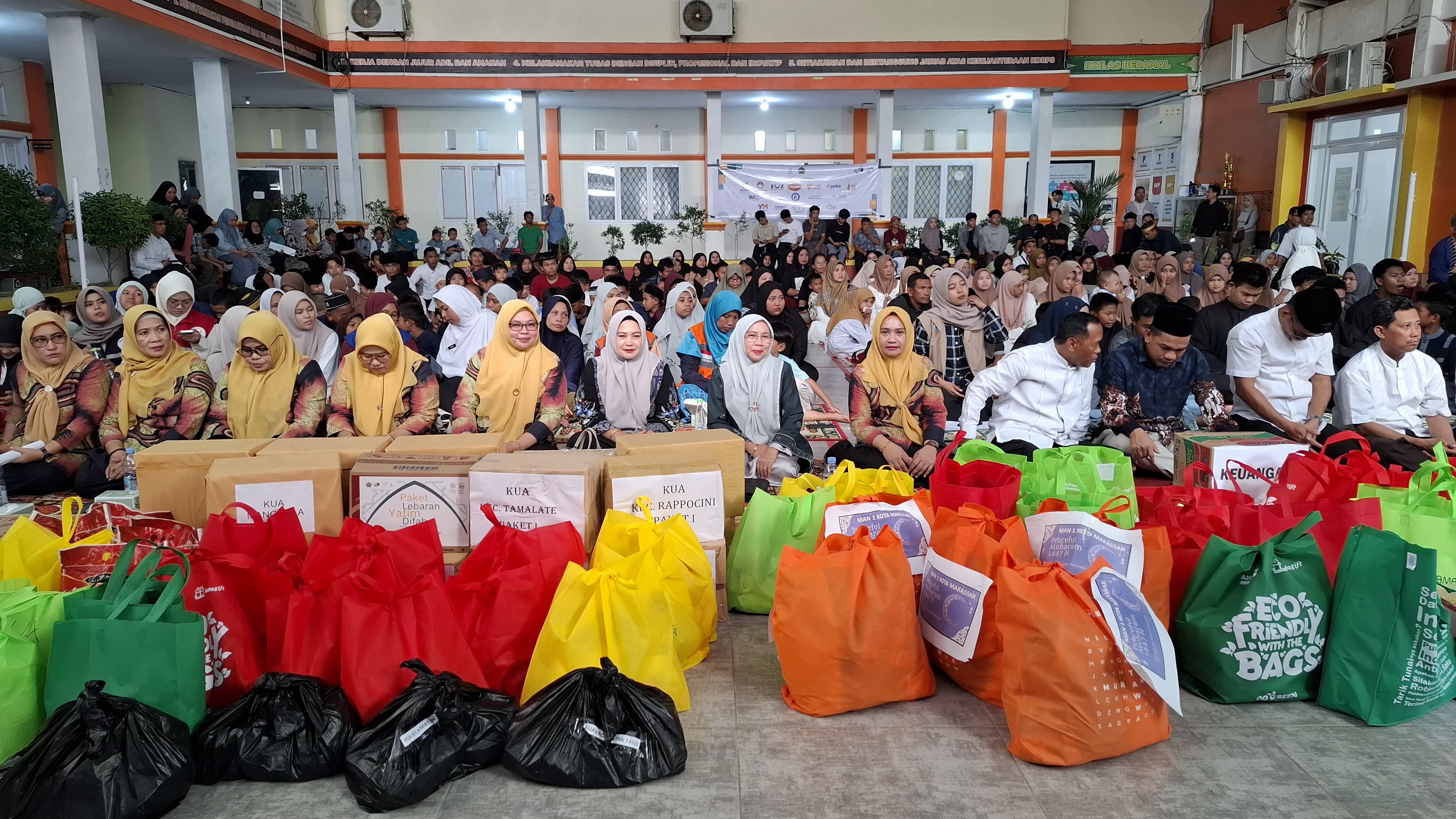 MAN 2 Kota Makassar Berpartisipasi dalam Kegiatan ``Lebaran Yatim dan Difabel``