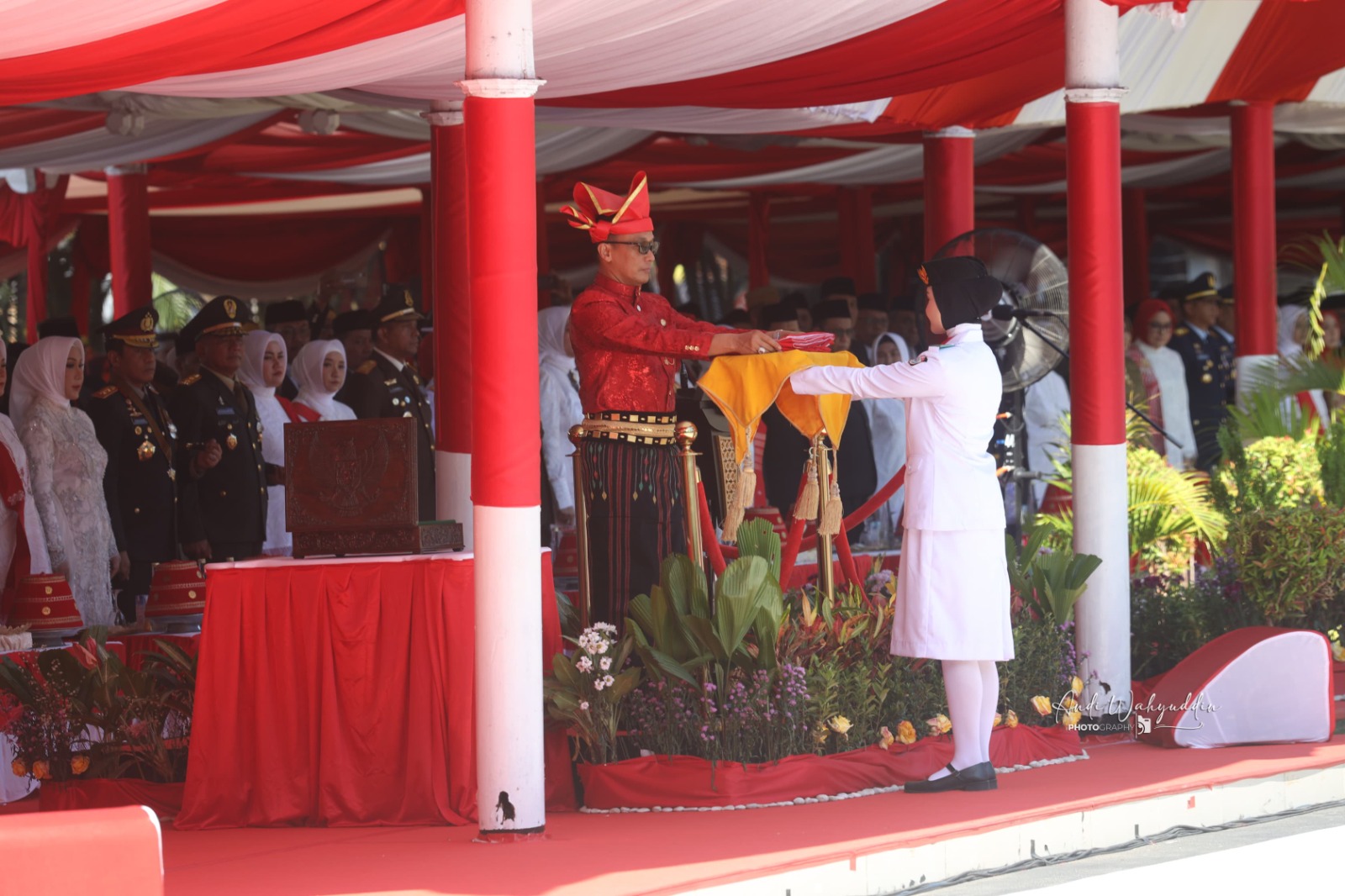 Siswa MAN 2 Kota Makassar Pembawa Baki Paskibra Tingkat Provinsi