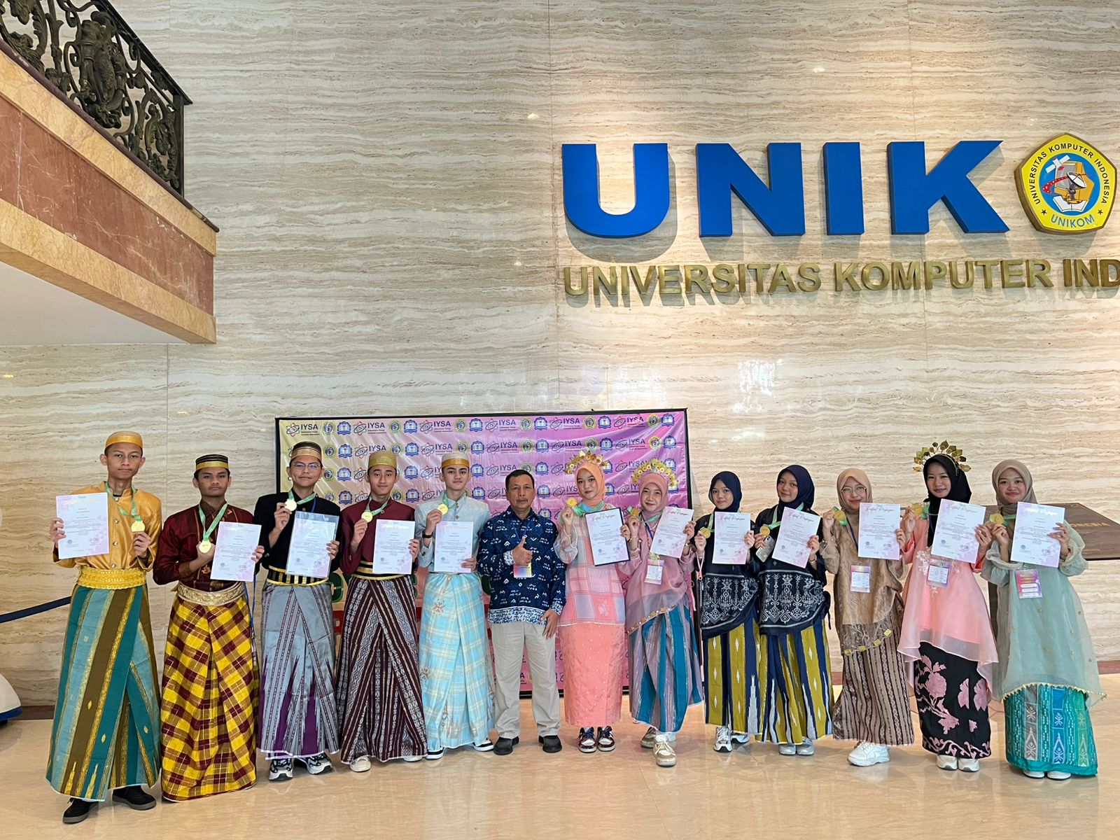 Tim Riset MAN 2 Kota Makassar Berjaya di Ajang IICYMS dan NICYMS 2025