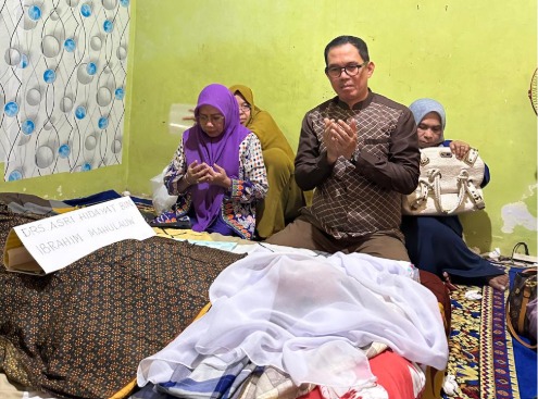 Guru MAN 2 Kota Makassar Meninggal Dunia, Kabid Penmad Sempatkan Melayat ke Rumah Duka