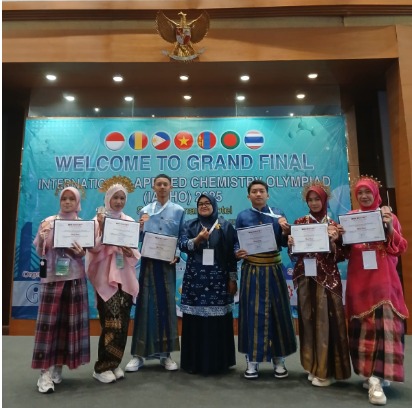 Siswa MAN 2 Kota Makassar Raih 6 Medali di IAChO 2025