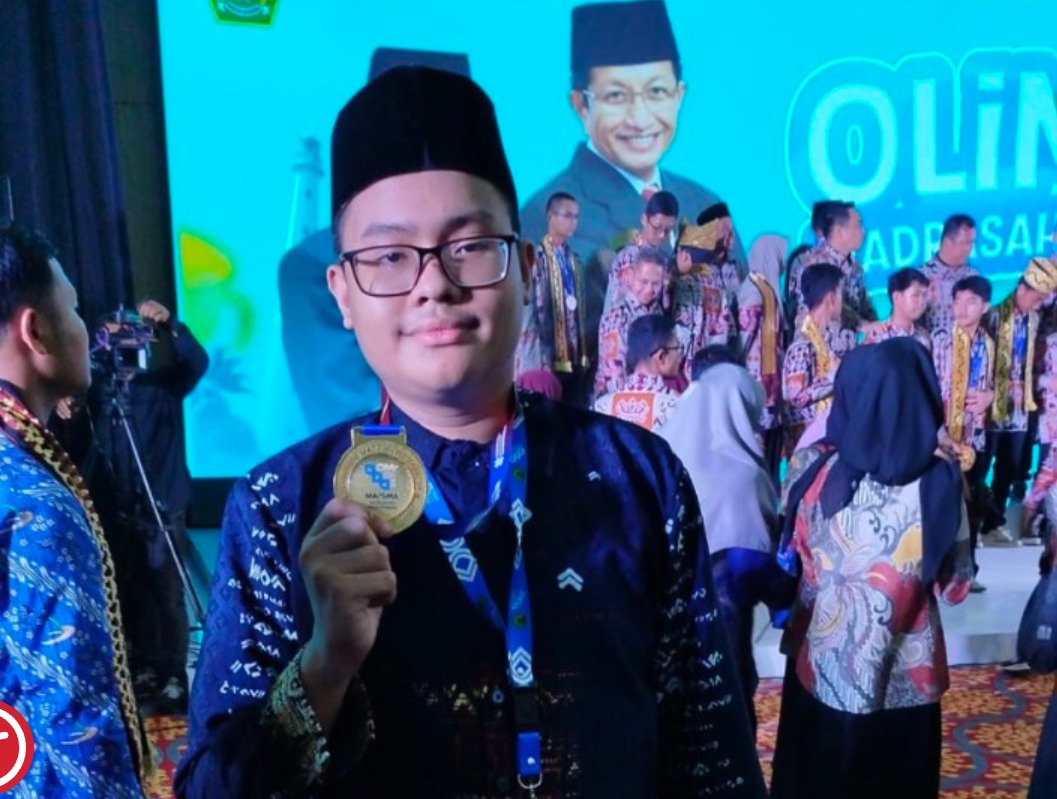Membanggakan! Ahmad Asyam Kamil Wahid Raih Emas Pertama MAN 2 Makassar di Ajang OMI Nasional
