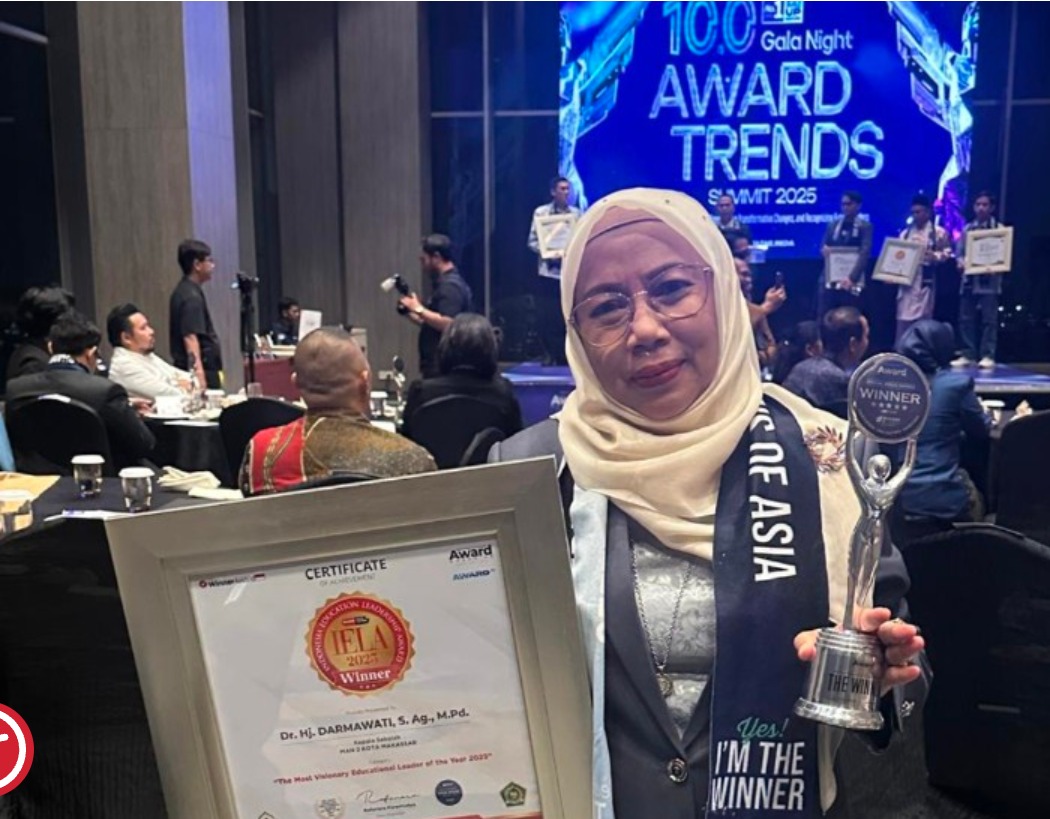 Hj. Darmawati, Raih Penghargaan “The Most Visionary Educational Leader of the Year 2025”