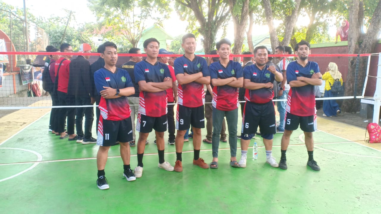 Guru MAN 2 Kota Makassar Antar Tim Takraw Makassar Raih Juara 1 di Porseni HAB ke-80 Sulawesi Selata