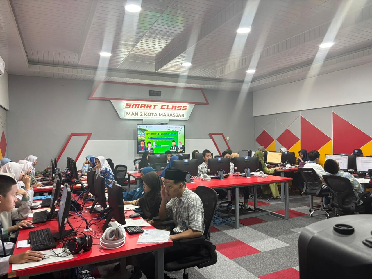 Menuju Madrasah Unggulan, 494 Siswa Berprestasi Ikuti Tes Seleksi MAN PUN di MAN 2 Kota Makassar