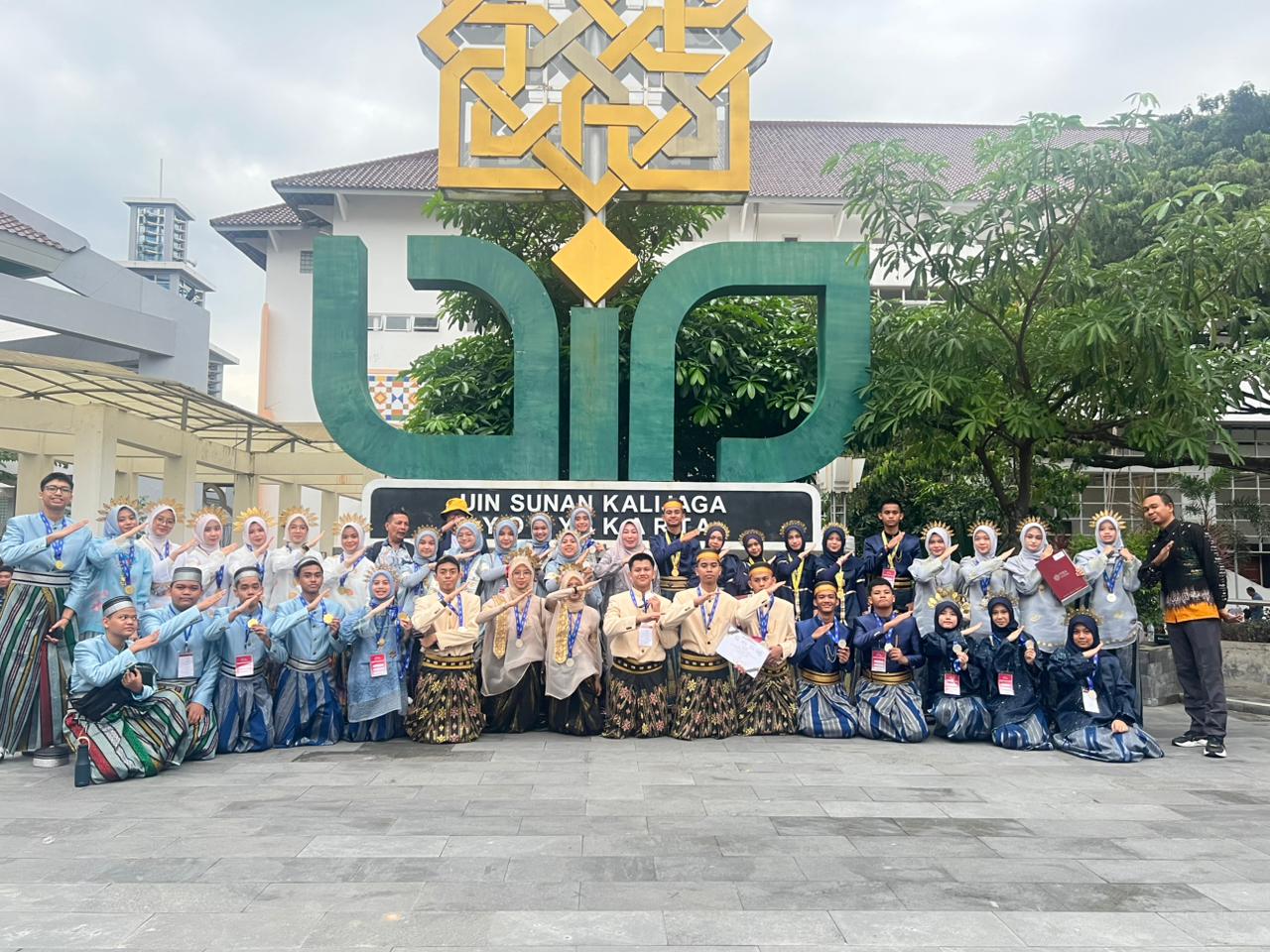 Tim Riset MAN 2 Kota Makassar Torehkan Prestasi Gemilang dalam Ajang YNSF & YISF 2026