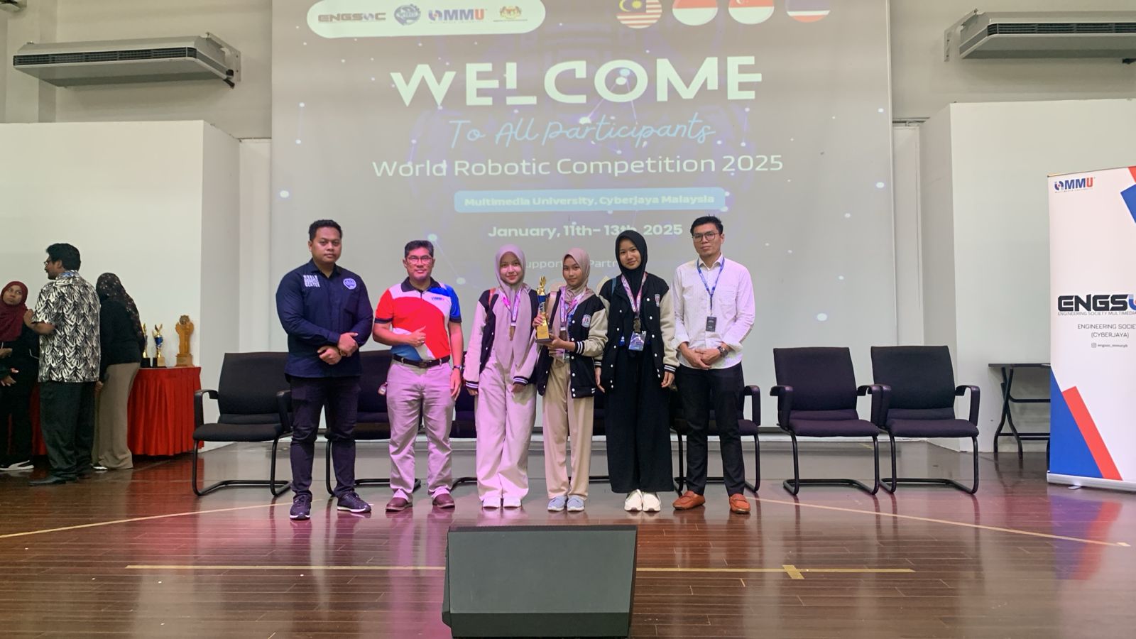 Tim Robotik MAN 2 Kota Makassar Raih Juara 3 Best Strategy Kategori Soccer Robot di Malaysia