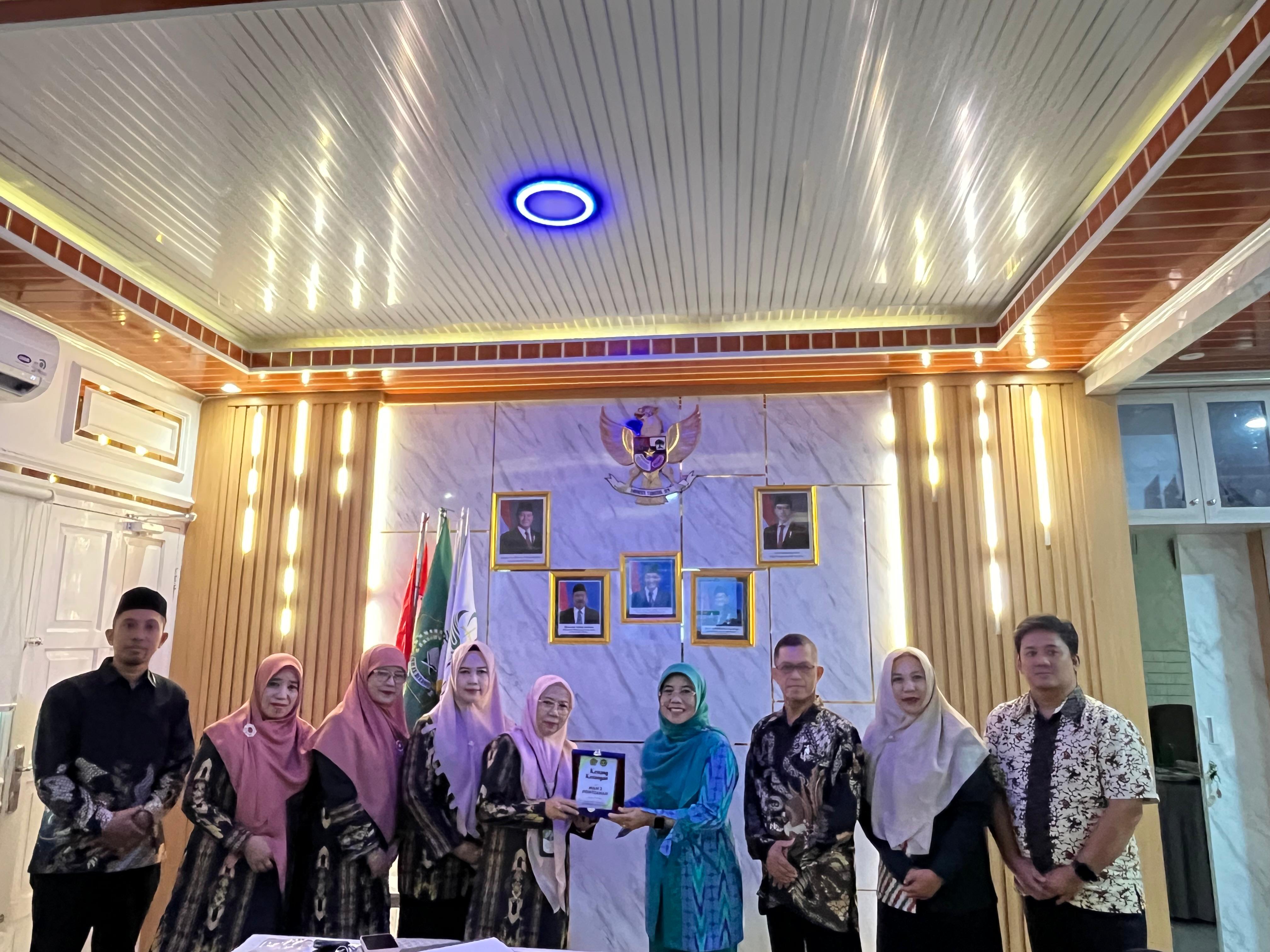 MAN 2 Kota Makassar Berbagi Praktik Baik dengan MAN 2 Kota Pontianak