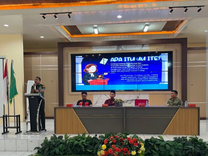 Kolaborasi dengan MAN 2 Kota Makassar, Mahasiswa KKN Unhas Gelar Sosialisasi UU ITE